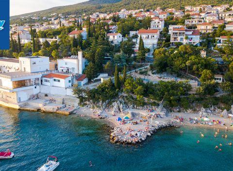 Chorvátsko: Letná dovolenka v Hoteli Dramalj** s polpenziou priamo pri pláži.