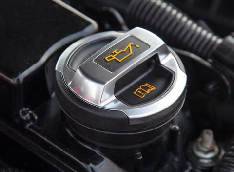 Výmena oleja a servisná prehliadka vozidla. Navštívte autoservis, s ktorým bude vaše auto spokojné.