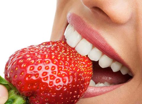 Návšteva zubára, ktorá nebolí! Dentálna hygiena alebo bielenie zubov vo Vhite Smile.