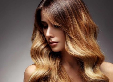 Zverte sa do rúk šikovnej profesionálnej kaderníčky - štýlový strih alebo regeneračná kúra.