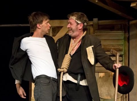 Vstupenka do divadla Malá scéna STU – výber z troch predstavení počas februára a marca.