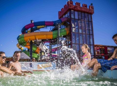 Celodenný vstup do obľúbeného aquaparku Tatralandia alebo za doplatok 2 € do vodného parku Bešeňová.