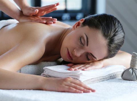 Jarné príjemné uvoľnujúce masáže. Masážne balíčky, ktoré vás naštartujú.