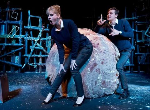 Vstupenka do divadla Malá scéna STU – výber z troch predstavení počas februára a marca.