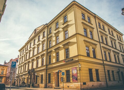 Hradec Králové priamo v centre v apartmáne v Boromeum Residencii s raňajkami + parkovanie