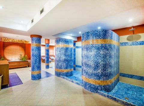 Liptov v penzióne v preslávenej obci Bešeňová s wellness, 2 kartami výhod a polpenziou.