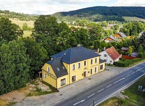 Orlické hory v blízkosti múzeí a Chodníka v oblakoch v Penzióne U Čmeláků s raňajkami či polpenziou