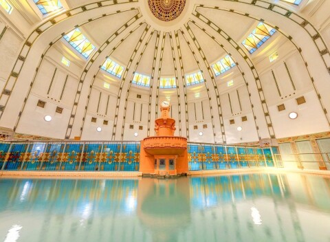 Piešťany 300 m od kúpeľov: 4* Hotel Pavla s raňajkami, pitnou kúrou a vstupom do bazéna i wellness