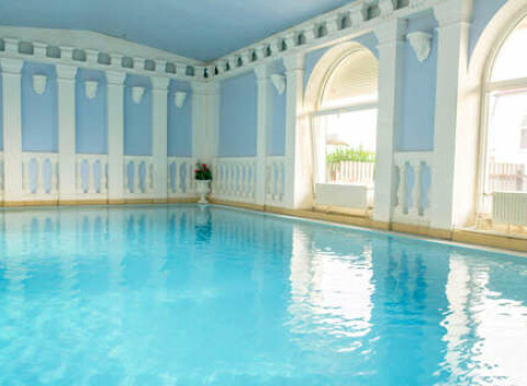 Romantika vo vinárskej oblasti južnej Moravy v hoteli Styria s polpenziou, bazénom, dlhou platnosťou