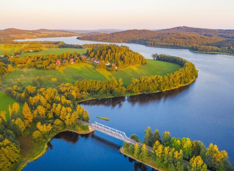 Južné Čechy pár krokov od Lipna a 1 km od aquaparku v Penzióne N.10 Frymburk *** s polpenziou