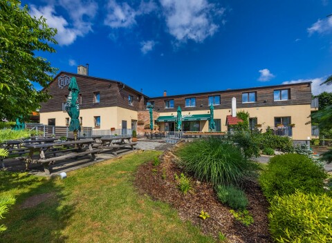 Pobyt plný chutí v srdci Vysočiny v Penzióne Zubr s raňajkami/polpenziou z lokálnych surovín + bazén