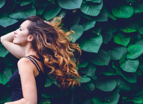 Profesionálna vlasová kúra pre lesk, silu a obnovu vašich vlasov v salóne DivaBeauty.