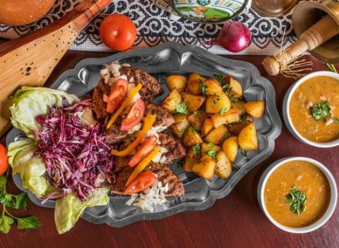 Balkánska večera pre 2 osoby v autentickej srbskej reštaurácii Vojvodina.