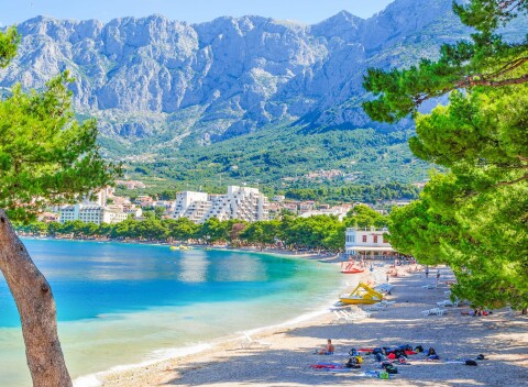 Chorvátsko: Makarská riviéra len 300 m od azúrového mora a pláže v Hoteli Bonaca *** s polpenziou