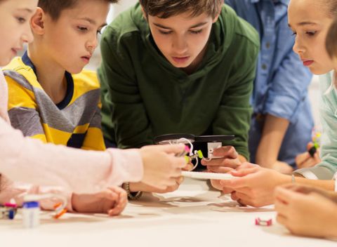 Elektronická stavebnica Boffin – hračka roka, ktorú si vaše deti zamilujú.