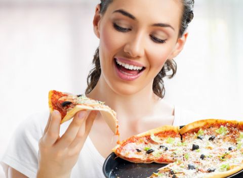 Chrumkavá pizza blízko centra v Atelier Caffe & Restaurant - 12 druhov pizze na výber.