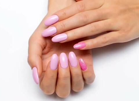 Klasické, gél lak, gélové alebo akrylové nechty s manikúrou podľa výberu