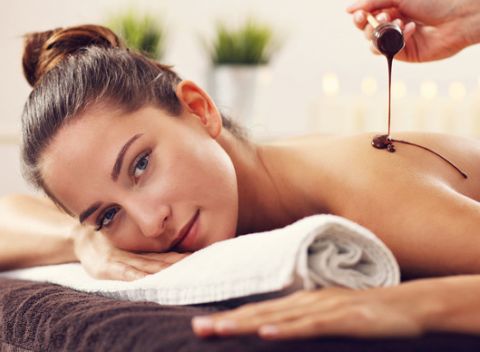 Nechajte sa rozmaznávať na masáži, na výber z viacerých masážnych balíčkov.