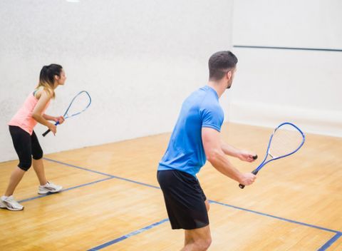 Hodinový prenájom kurtu na squash v Tenis Club Trnávka. Platné aj cez víkendy.