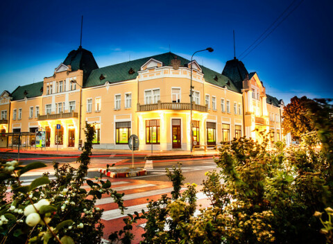 HOTEL LEV*** - Poď si vyskúšať, ako sa býva v najstaršom historickom hoteli v Leviciach.