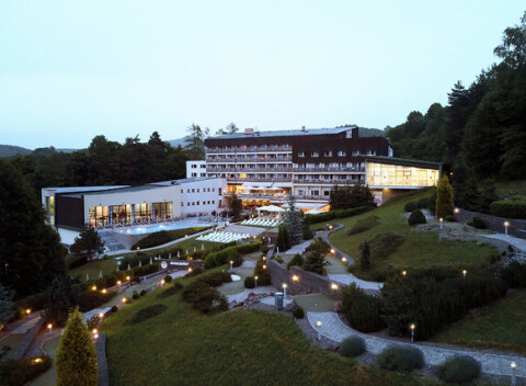 Hotel Sitno**** Forest Resort - Vynikajúci rodinný rezort na Slovensku rozprestiera svoj prekrásny areál