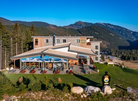 STRACHAN FAMILY - Rodinná dovolenka na jednotku, je to Jasná?!