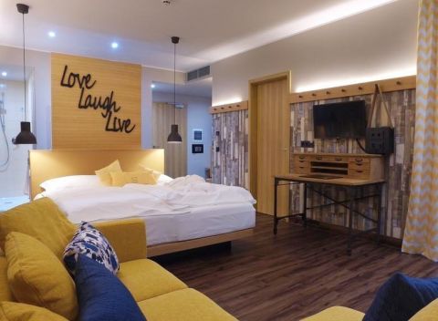 Luxusné Maďarsko v MJUS Resort**** s wellness a polpenziou. Neobmedzený vstup do kúpeľov v cene.