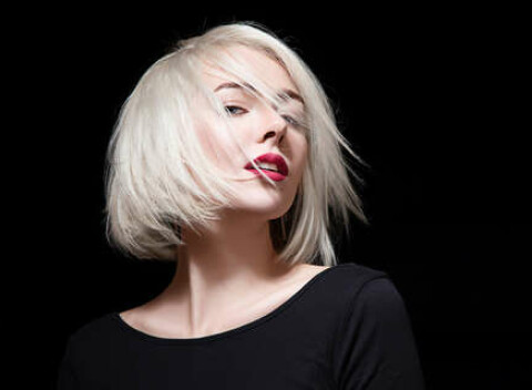 Nový strih, regenerácia a poradenstvo ušité na mieru vašim vlasom od profesionálnej kaderníčky