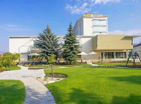 Nezabudnuteľný relaxačný pobyt na Liptove v Hoteli Jánošík**** s wellness a polpenziou.