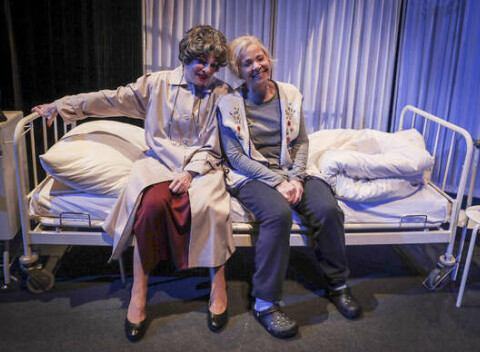 Staré dámy Gammel Dame Er Vond Å Vende v Štúdiu L+S