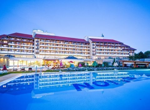Tapolca v Hunguest Hoteli Pelion **** s termálnym wellness a liečivou jaskyňou, dieťa do 5,9 rokov zdarma.