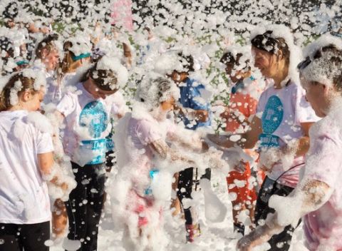 Najbublikovanejší beh plný farieb – vstupenka na podujatie Run in Bubbles.