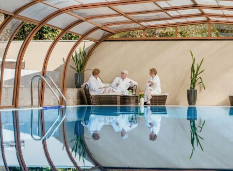 Maďarsko luxusne v Zámku Fönix Medical Wellness Resort **** s wellness neobmedzene a bicyklami + polpenzia