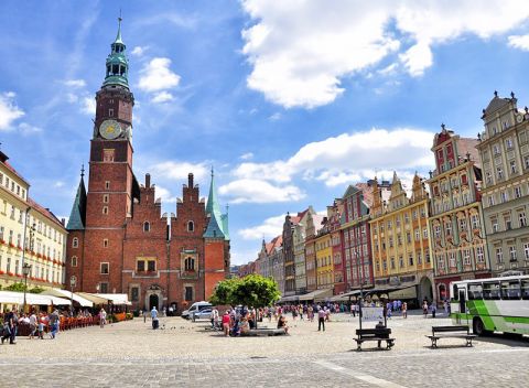 Kráľovská Wroclaw v orientálnom hoteli s polpenziou a neobmedzenou relaxáciou vo wellness.