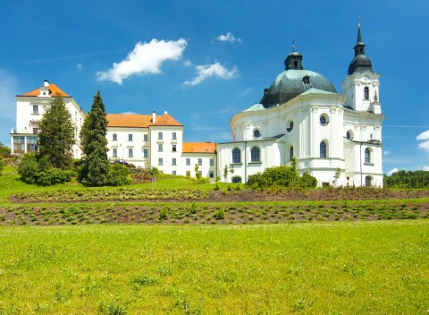 Južná Morava v blízkosti Brna, jaskyne Výpustek a len 200 m od zámku Křtiny v Penzióne U Faustů s raňajkami