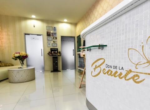Ošetrenie pleti s peelingom v krásnych priestoroch Don de la beaute v Bratislave.