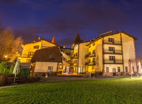 Ubytovanie v priestranných izbách hotela Beata v krásnom prostredí Muszyny s wellness a polpenziou.