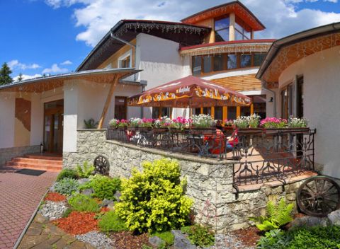 Príďte si oddýchnuť na Liptov. Ubytovanie v Horskom hoteli Mních s mini zoo a polpenziou.