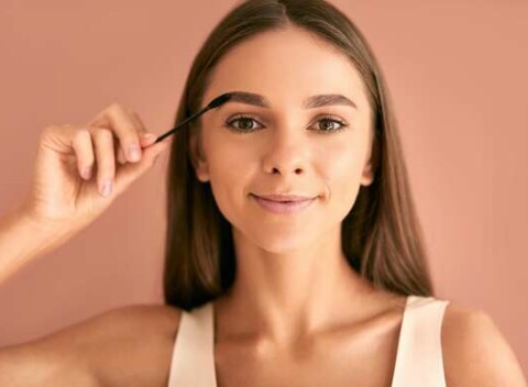 Úprava, farbenie a laminácia obočia v kozmetickom salóne ZS Exclusive Studio