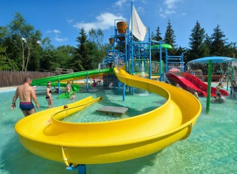 Celodenný relax v termálnych vodách kúpaliska Goracy Potok pre jednotlivcov aj rodiny.