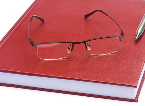 Budúci bakalári, magistri, inžinieri a doktori... Expresné viazanie záverečných prác do 24 hodín.