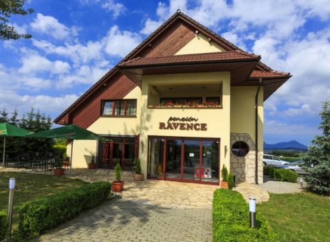 Oddych a zábava pre rodiny s deťmi len 200 m od upravenej pláže Liptovskej mary.