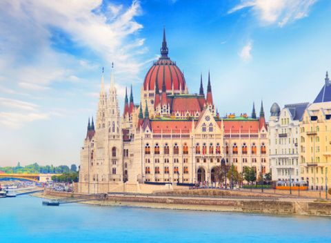 Pobyt v Golden Park Hotel**** v srdci Budapešti s dieťaťom do 12 rokov zdarma.