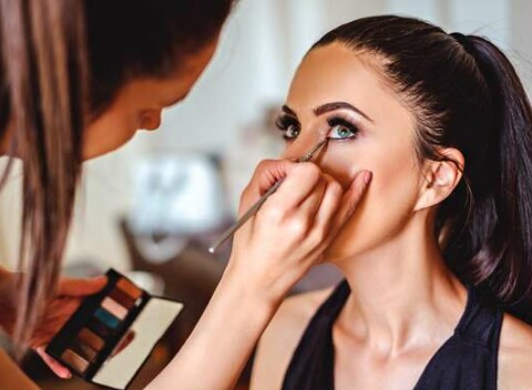 Úprava a laminácia obočia alebo denný, večerný aj svadobný make-up