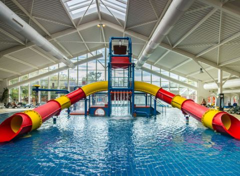 Užite si deň plný zábavy. Celodenný vstup do Thermal Corvinus vo Veľkom Mederi.