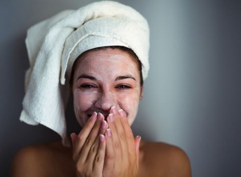 Kompletné ošetrenie tváre s relaxačnou masážou a uvítacím drinkom v centre mesta.