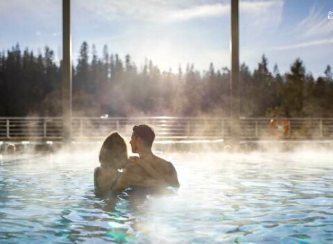 Vstup do poľského kúpeľového komplexu TERMY BUKOVINA s horúcou vodou plnou minerálov