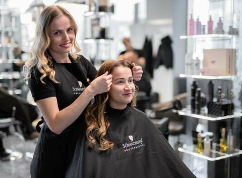 Profesionálny strih a fúkaná s profesionálnou hairstylistkou v OC Galéria aj OC Aupark