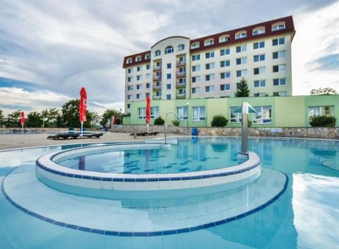 Liečebný wellness pobyt v kúpeľoch Číž s plnou penziou, kúpaním a procedúrami na mieru.