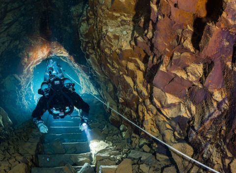 Unikátne Slovenské opalové bane v Šarišskom regióne - vstup pre 2 alebo 4 osoby.
